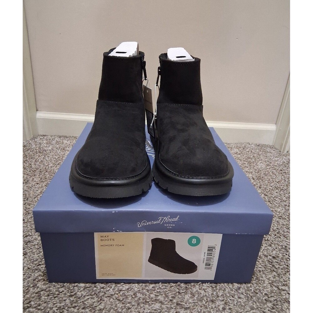 NEW in Box Universal Thread Memory Foam May Boots, Size 8